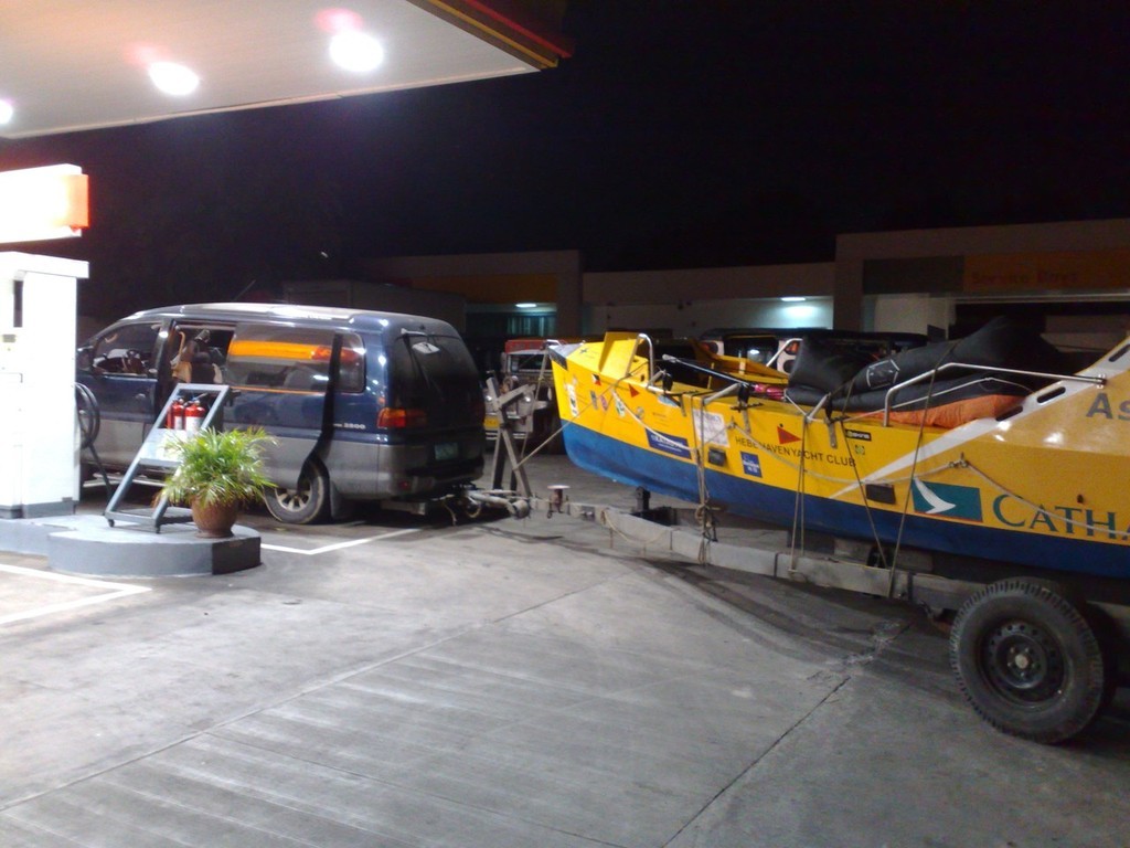 Sunny en route to Subic after being ’rescued’ © Duncan Trower