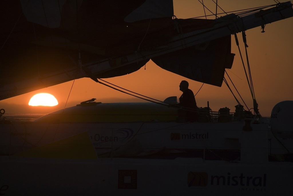 Tony Bullimore arriving in Auckland after his failed circumnavigation record attempt - Subzero Images © Gareth Cooke - Subzero Images http://www.subzeroimages.com