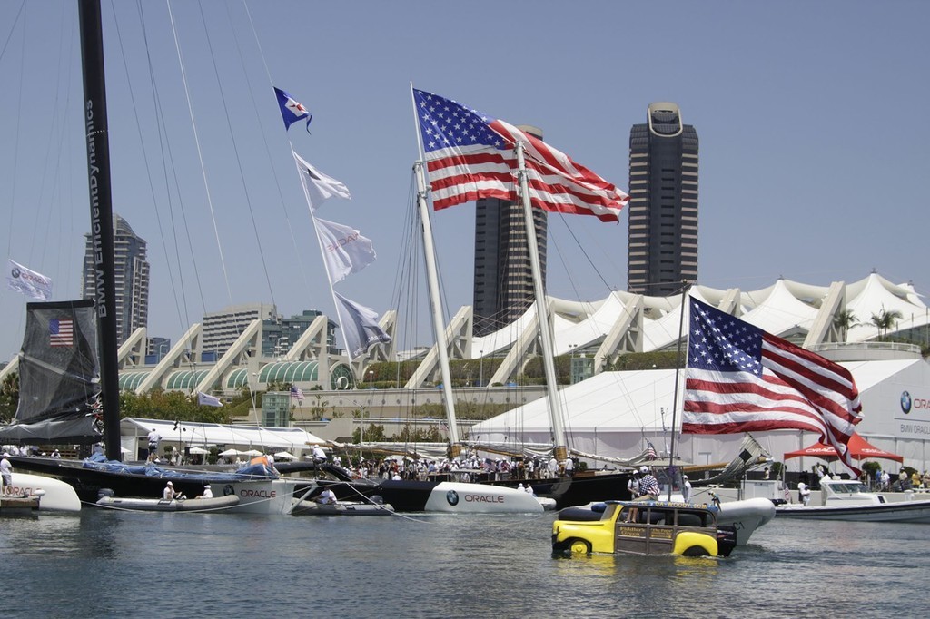 33rd America’s Cup - BMW ORACLE Racing - Team and Challenge presentation special event &copy; BMW Oracle Racing Photo Gilles Martin-Raget http://www.bmworacleracing.com
