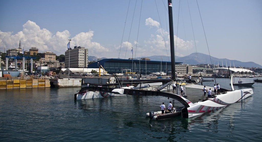 Alinghi 5 in  Genova<br />
Al5 first navigation in the sea<br />
 © Guido Trombetta/Team Alinghi