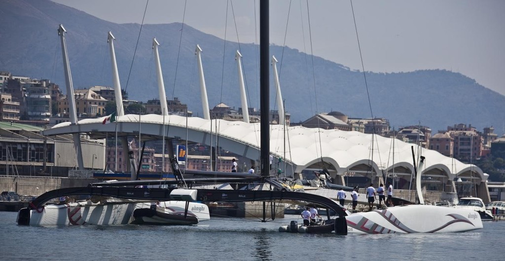 Alinghi 5 in  Genova<br />
Al5 first navigation in the sea<br />
 © Guido Trombetta/Team Alinghi