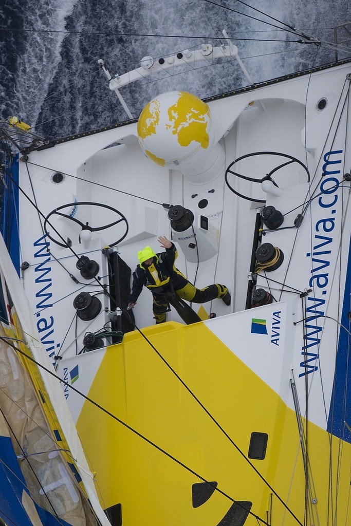 Vendee Globe 2008/09. Aviva in the Southern Ocean.  © Gareth Cooke - Subzero Images http://www.subzeroimages.com