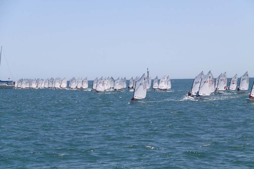 Start line - Australian Optimist National Championship 2009 © Brenda Campbell