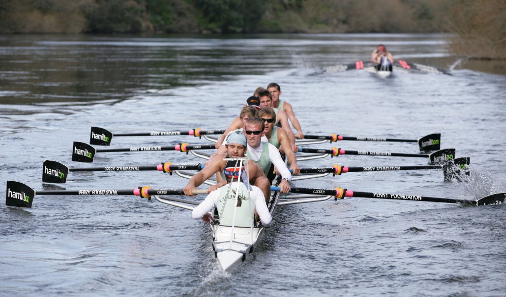 <b>Cambridge tail Waikato during the Gallagher Great Race, eights rowing on the Waikato River between the University of Waikato and Cambridge University from the UK, for the Harry Mahon Trophy, </b> © Stephen Barker