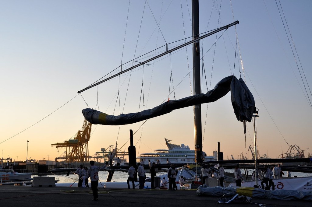 Loading sails on the swiss catamaran. &copy; Jean Philippe Jobé