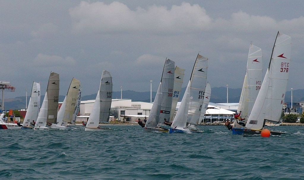 Everyone is on time for the start - Bay Nissan 2009 Javelin South Pacifics & 2009 New Zealand Javelin Nationals photo copyright Murray de Lues taken at  and featuring the  class