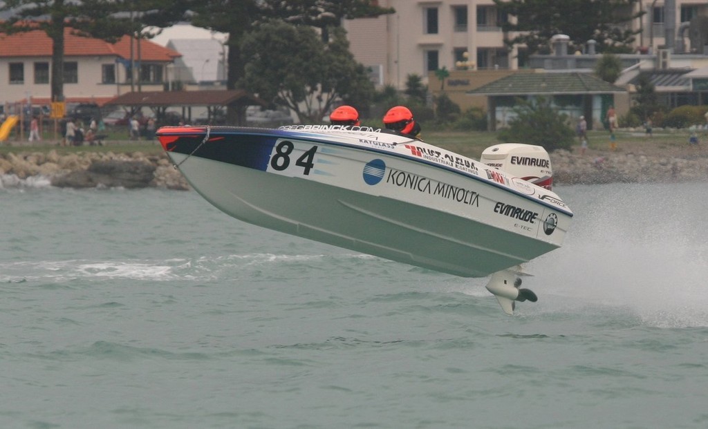 60-Mile championship leader ’Konica Minolta’ takes to the air, but minor engine problems allowed ’Number 80’ to consign the crew to second place in round four.  © New Zealand Hydroplane Drivers Club .Phillip Hoskyn http://www.nzgrandprixhydroplane.com