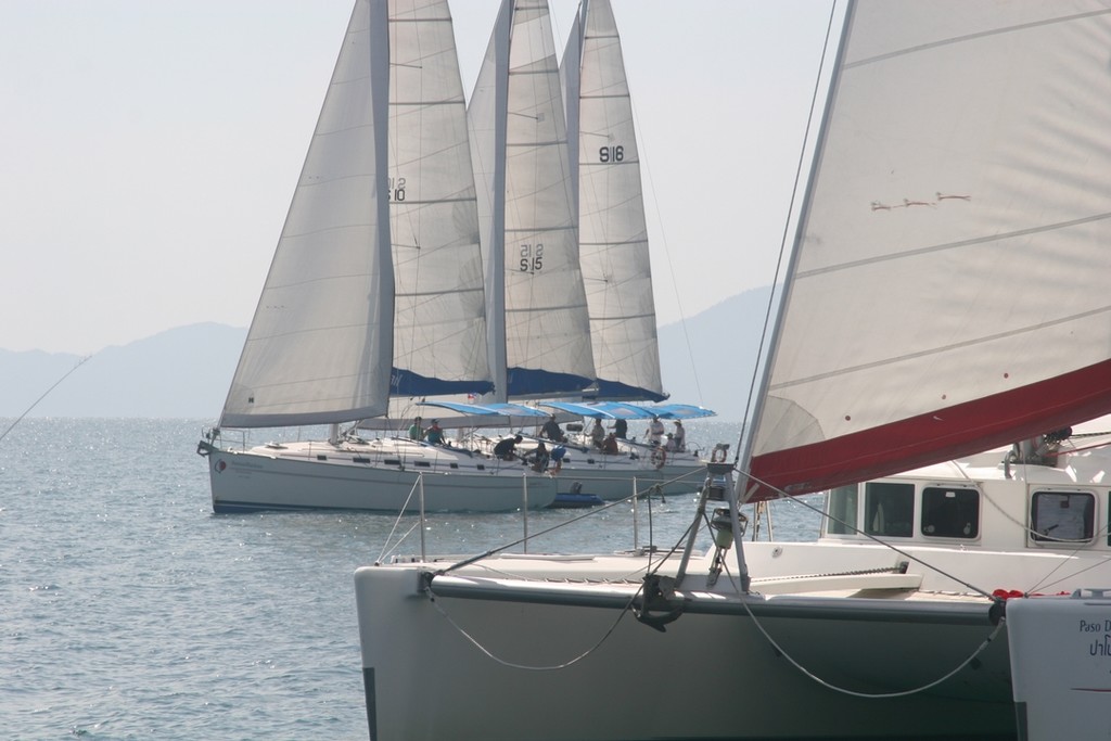 Race start photo copyright Maggie Joyce - Mariner Boating Holidays http://www.marinerboating.com.au taken at  and featuring the  class