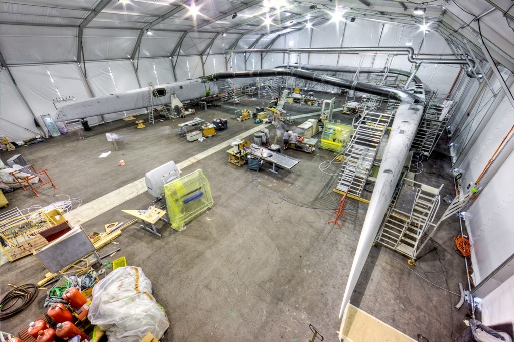 Alinghi 5 - wide angle view in the building shed, before painting © Carlo Borlenghi/ Alinghi http://www.alinghi.com