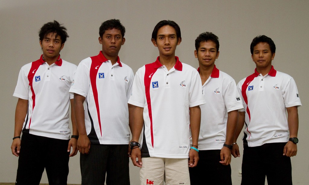 Team Taring Pelangi  Monsoon Cup 2009. Kuala Terengganu, Malaysia. 3 December 2009. Photo: Brendon O’Hagan/Subzero  © Gareth Cooke Subzero Images/Monsoon Cup http://www.monsooncup.com.my