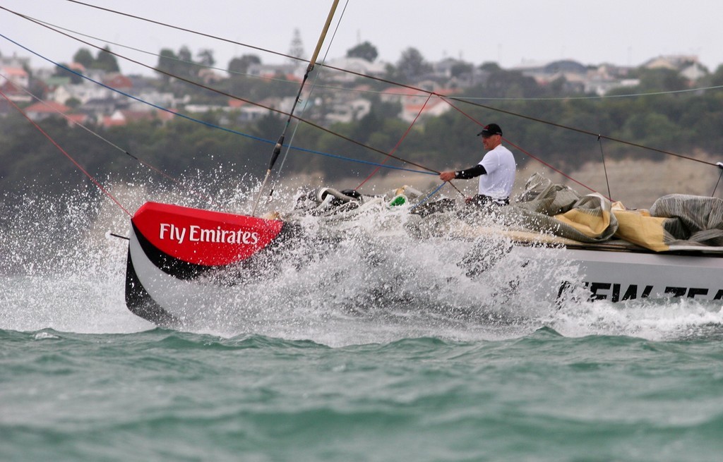 Bowman preps the gybe - Louis Vuitton Pacific Series © Crosbie Lorimer http://www.crosbielorimer.com