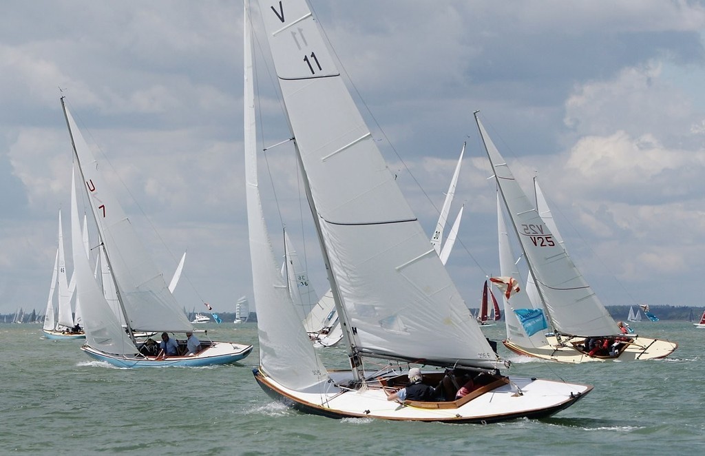 The Solent Sunbeam class fleet competing at Skandia Cowes Week. © onEdition http://www.onEdition.com