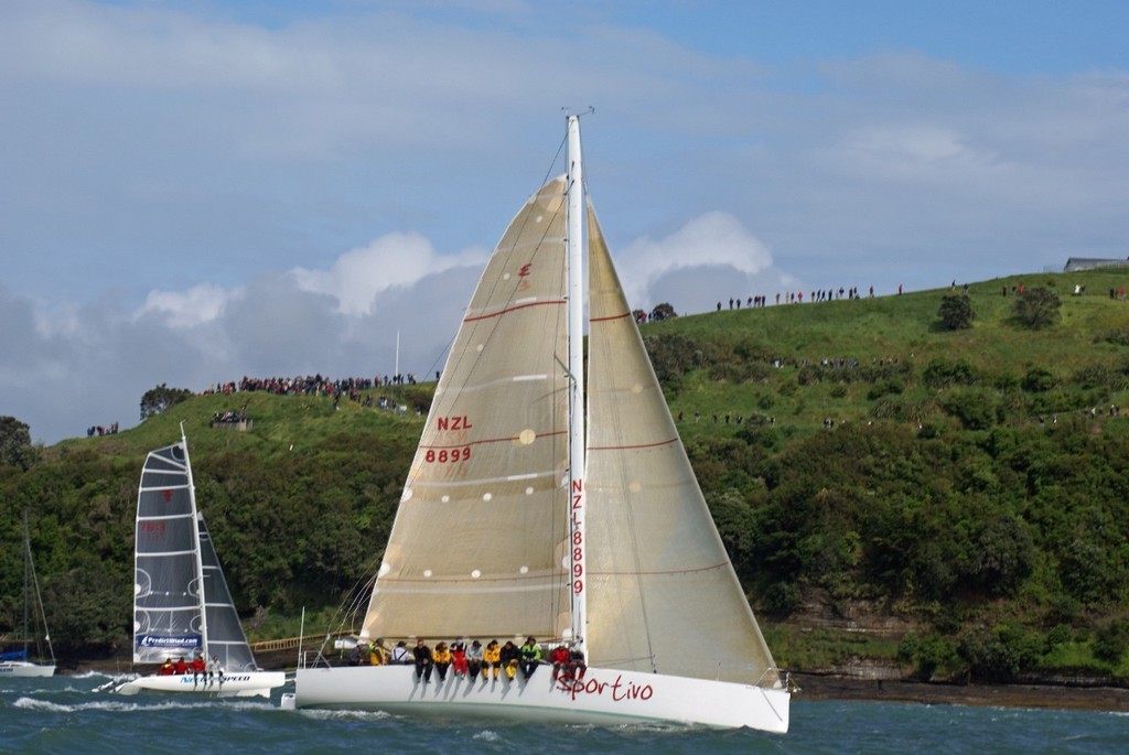 Sportivo (an Elliott 50fter) and PredictWind.com at the start of the 2008 HSBC Premier Coastal Classic  © Richard Gladwell www.photosport.co.nz