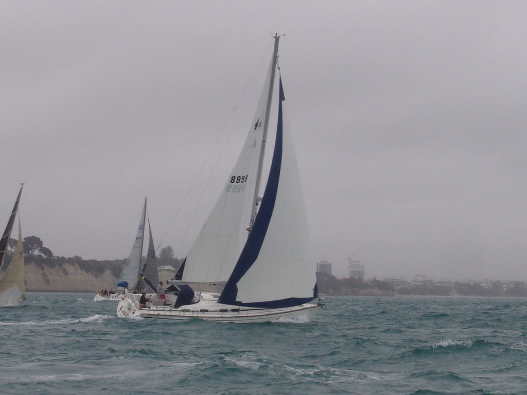 Pebble Rebel gets away to a good start on a murky Friday in the 2006 HSBC Coastal Classic  © Richard Gladwell www.photosport.co.nz