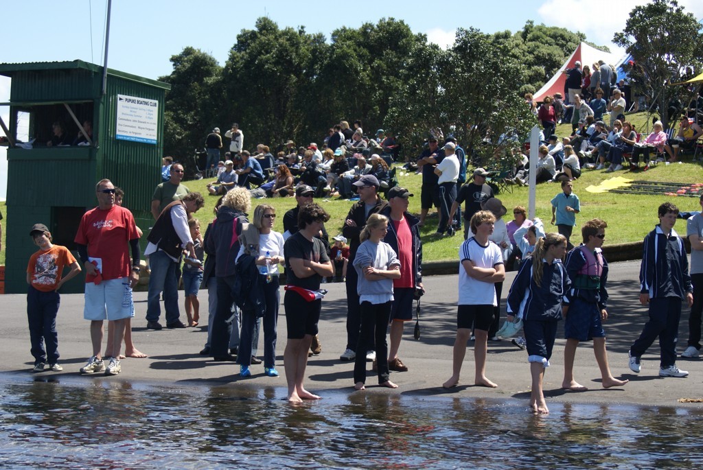 MRE Property TGS Waitemata Regatta, Lake Pupuke, Oct 2007 © Richard Gladwell www.photosport.co.nz