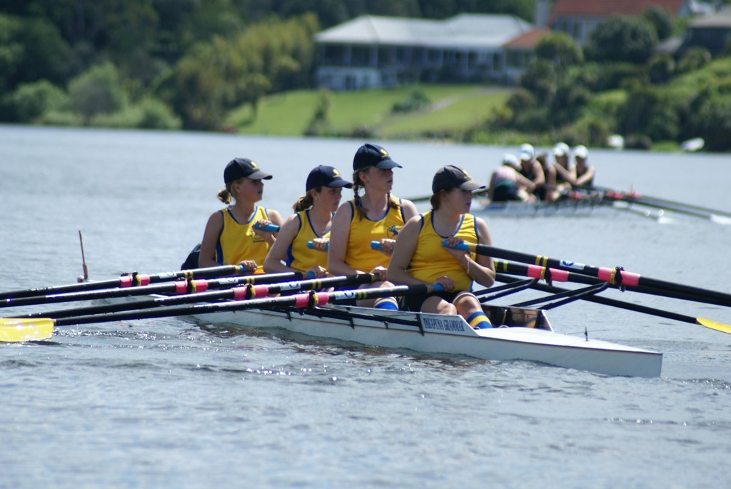 MRE Property TGS Waitemata Regatta, Lake Pupuke, Oct 2007 © Richard Gladwell www.photosport.co.nz