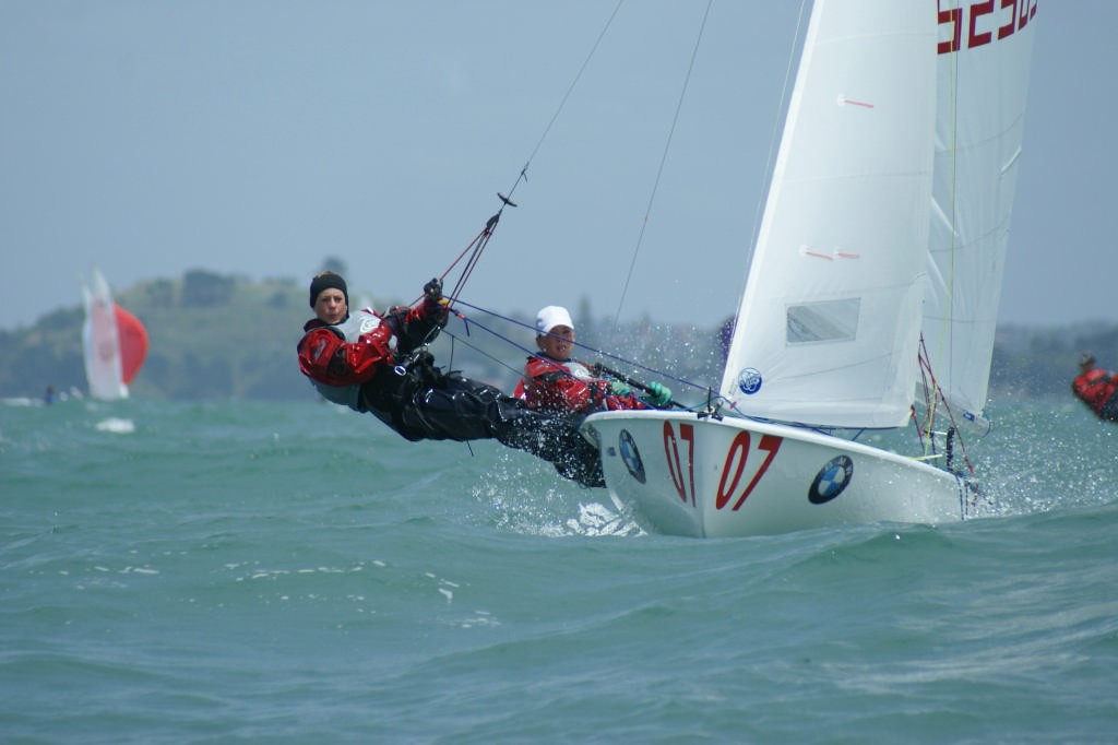 Gabriella Walmsley and leah Rogers power upwind in the 2007 420 Worlds © Sail-World.com /AUS http://www.sail-world.com