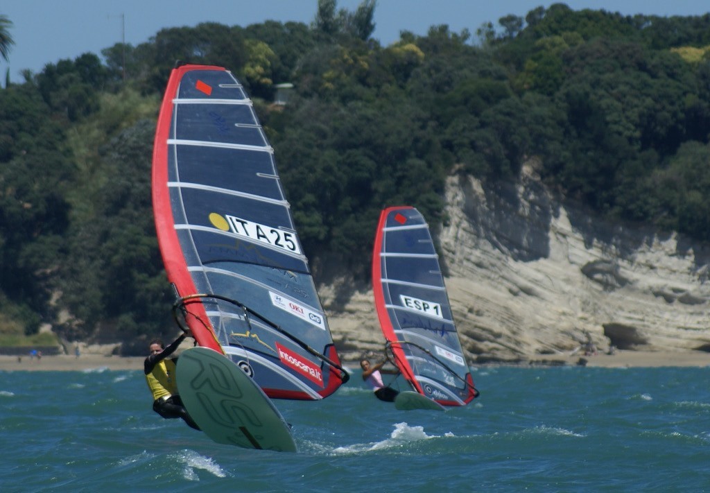 <b>Alessandra Sensini (ITA 25) and Blanca Manchon (ESP-1) cover Kendall and tack ahead of her at the first mark of the 2008 RS:X Worlds, Womens Medal Race</b> © Richard Gladwell www.photosport.co.nz