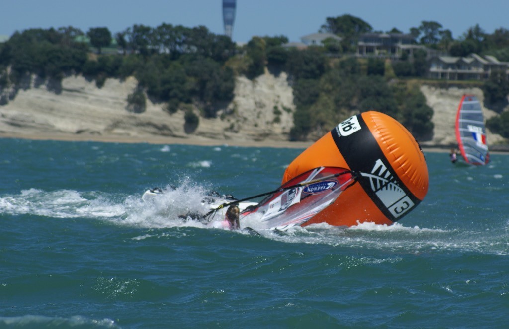 9. Bryony Shaw (GBR) takes on the weather mark - RSX World Womens Championship - Medal Race © Richard Gladwell www.photosport.co.nz
