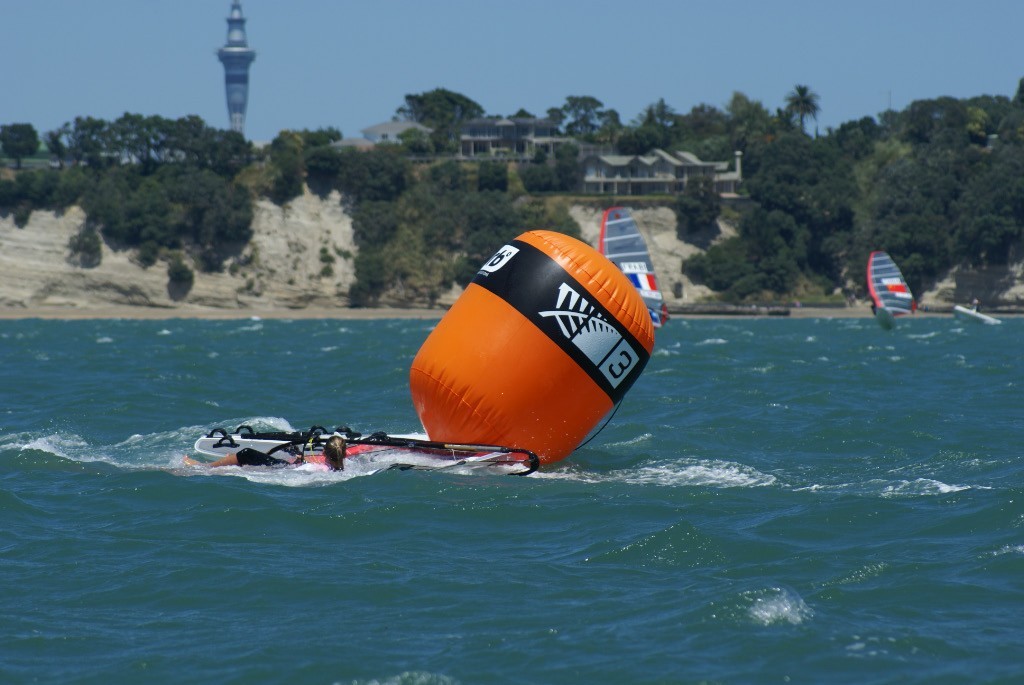10. Bryony Shaw (GBR) takes on the weather mark - RSX World Womens Championship - Medal Race © Richard Gladwell www.photosport.co.nz