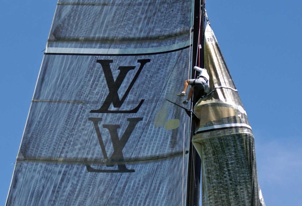 The America’s Cuppers jibs don’t seem to be well suited to close tacking in light airs and sort legs on the Waitemata harbour. Louis Vuitton Pacific Series - Practice - 22 January 2009 © Richard Gladwell www.photosport.co.nz