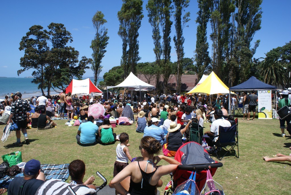 A very nearby concert provided a very loud backdrop for the sailing.  © Richard Gladwell www.photosport.co.nz
