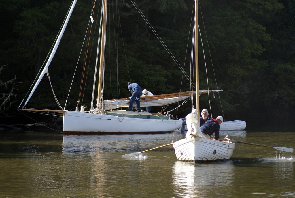 A whaler rows ashore with the mullet boat melita in the background- Jane Gifford Launch, Warkworth © Richard Gladwell www.photosport.co.nz