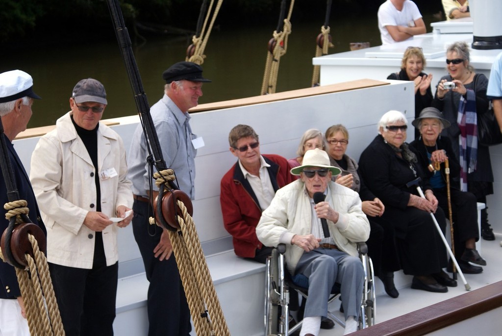 One of the early crew on the Jane Gifford speaks at the launch and gives a cheque to assist her reconstruction © Richard Gladwell www.photosport.co.nz