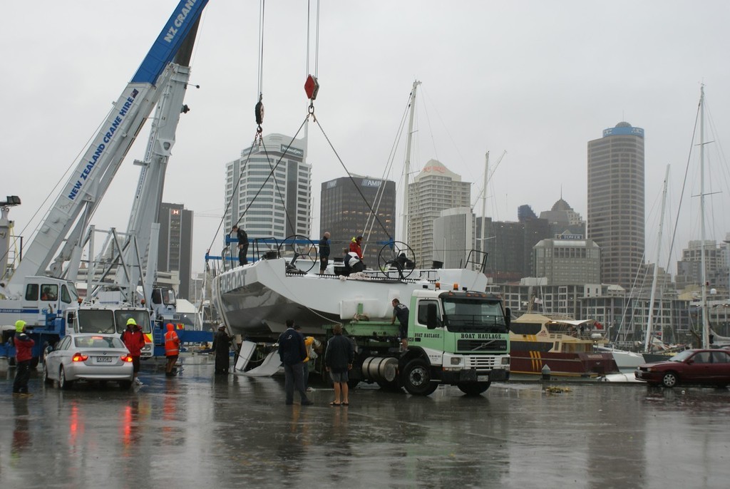 Designed by Juan Kouyoumdjian and built by Cookson Boats the new 100fter is lifted onto her keel - April 2008 © Richard Gladwell www.photosport.co.nz