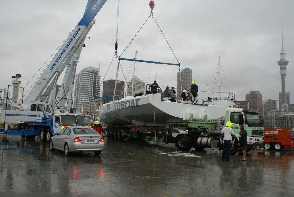 Designed by Juan Kouyoumdjian and built by Cookson Boats the new 100fter is lifted onto her keel - April 2008 © Richard Gladwell www.photosport.co.nz