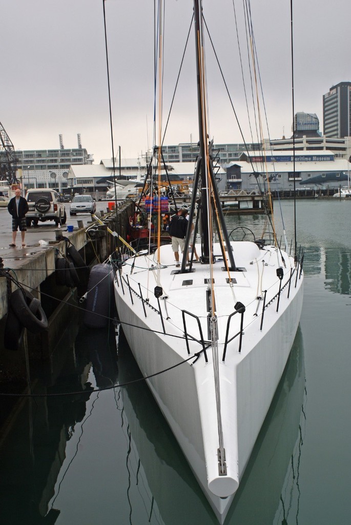 Speedboat features a very prominent prod, looks to be of reasonably narrow beam - until you move to the aft view. © Richard Gladwell www.photosport.co.nz