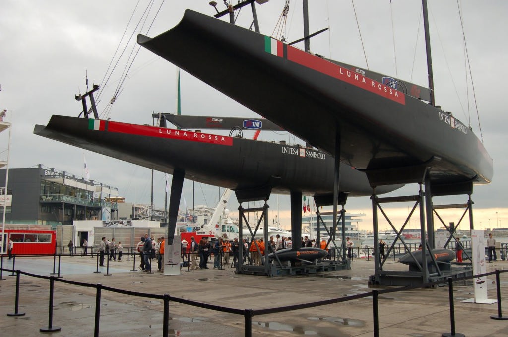 Luna Rossa’s ITA-86 and ITA-94, AC Unveiling 2007. 