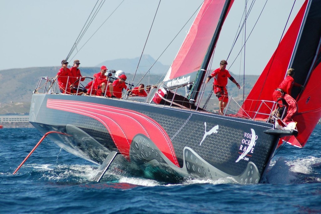 PUMA’s chines are apparent in this shot taken in the Second In-Port Race - Volvo Ocean Race  © Valenciasailing.com http://www.valenciasailing.com