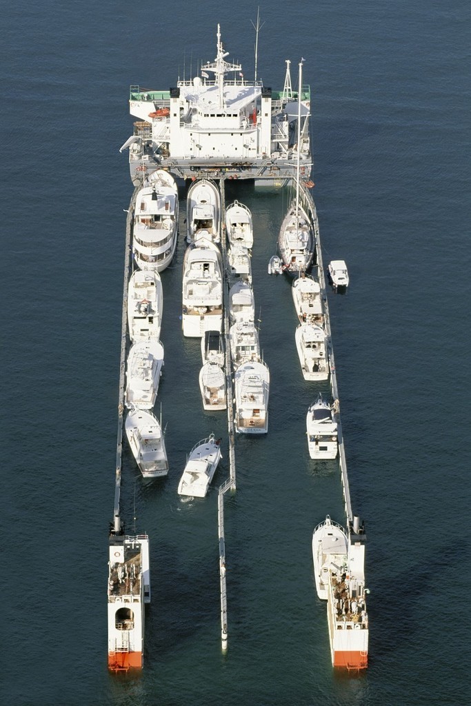 The dramatic ``sinking`` of the vessel. Super Servant 3 photo copyright Dockwise Yacht Transport . http://www.yacht-transport.com taken at  and featuring the  class