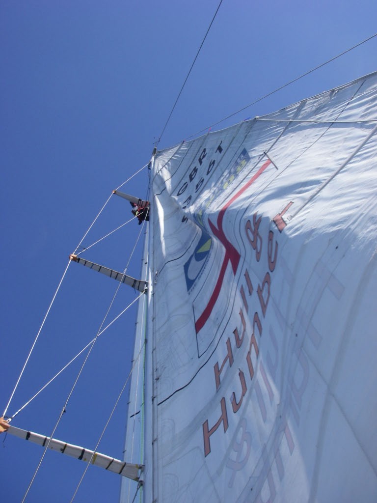Hull & Humber’s bowman up the mast  - Clipper 07-08 © Clipper Ventures PLC . http://www.clipperroundtheworld.com