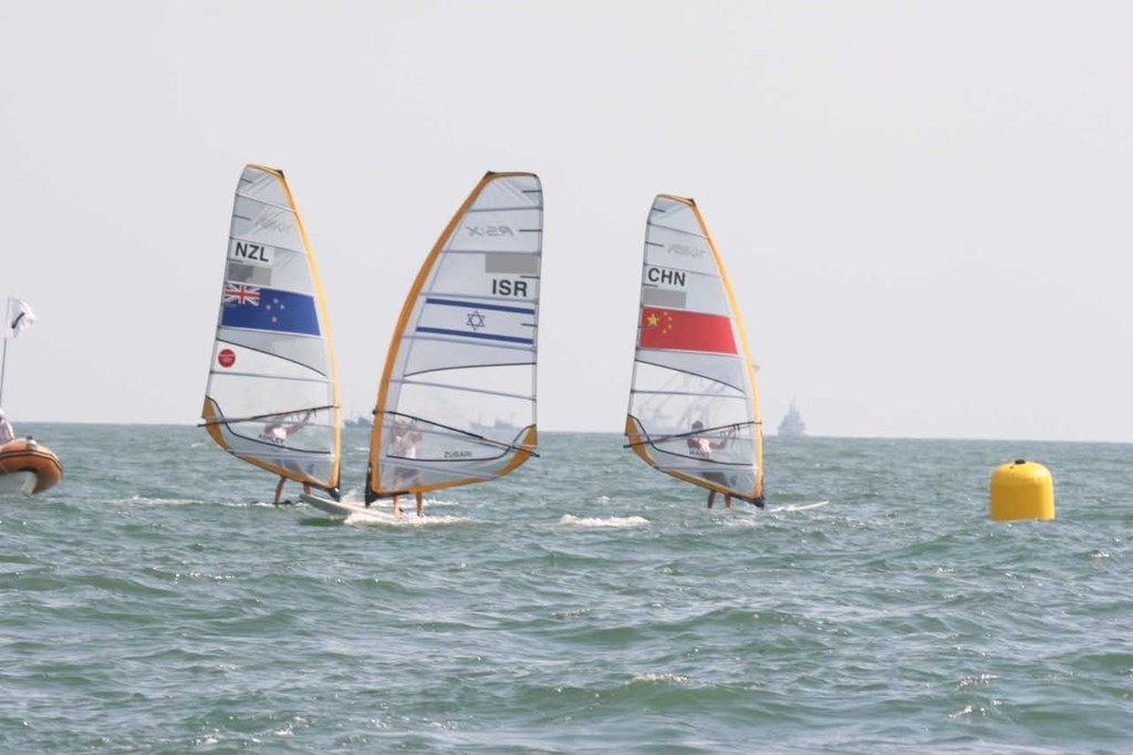 Approaching the windward mark for the only time at the Medal race in the RS:X at Qingdao. © Richard Gladwell www.photosport.co.nz