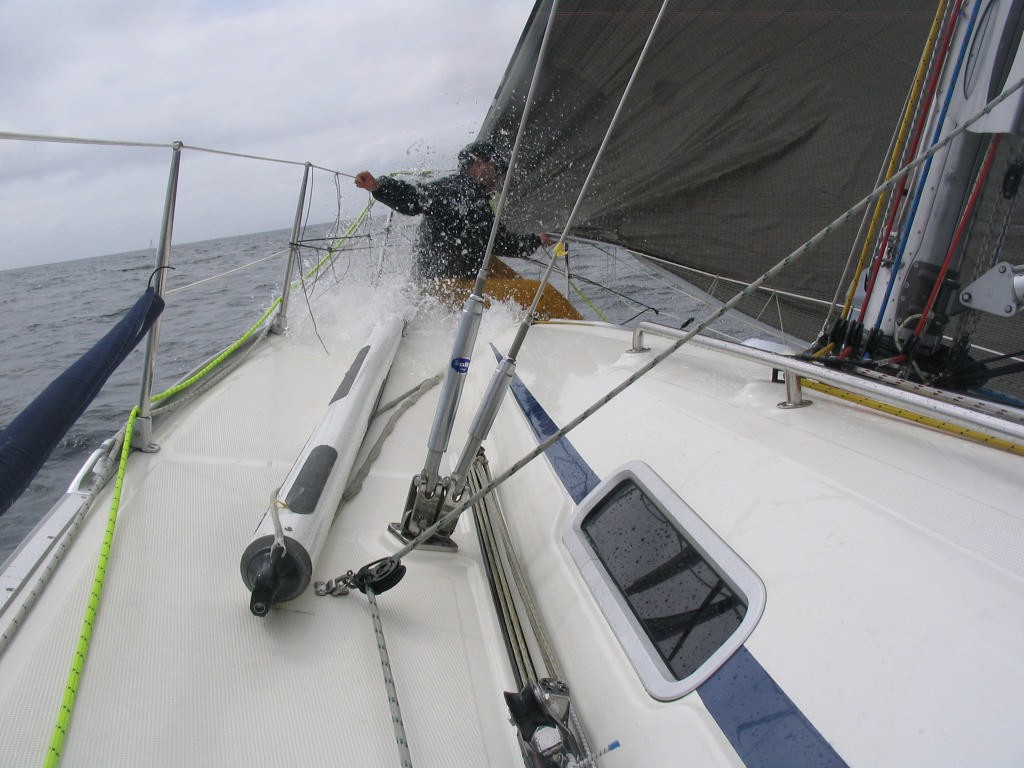 Slipknot, the Bavaria Match 38, powers along in the HSBC Coastal Classic © Chris Peck