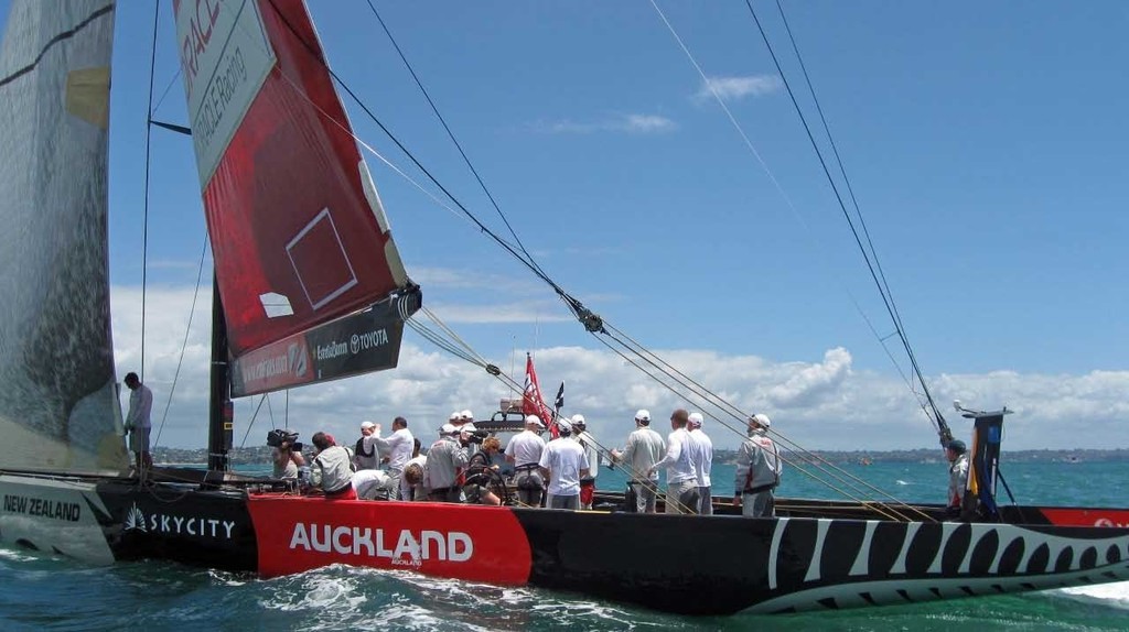 Keeping an eye on the afterguard aboard BMW Oracle Racing © Murray de Lues