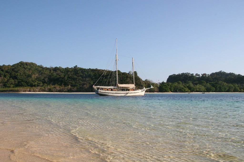 Bareboat Charter © Mariner Boating Holidays http://www.marinerboating.com.au