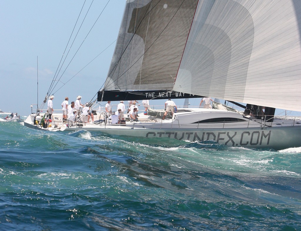 Leopard in the swell - Rolex Sydney Hobart Yacht Race © Crosbie Lorimer http://www.crosbielorimer.com