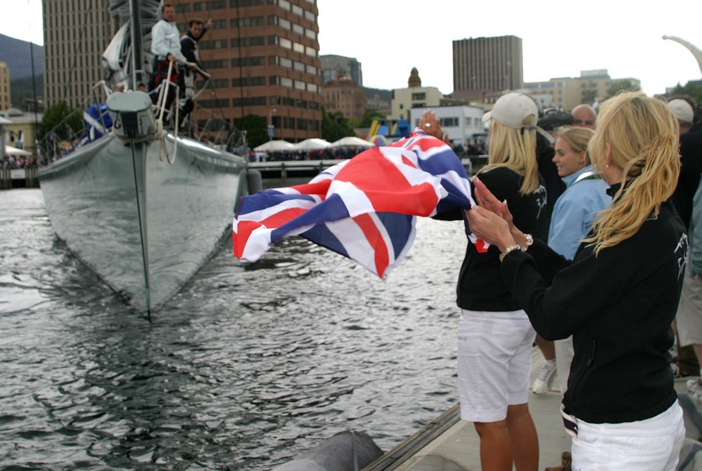 Leopard’s welcoming committee - Rolex Sydney Hobart Yacht Race 2007 © Crosbie Lorimer http://www.crosbielorimer.com