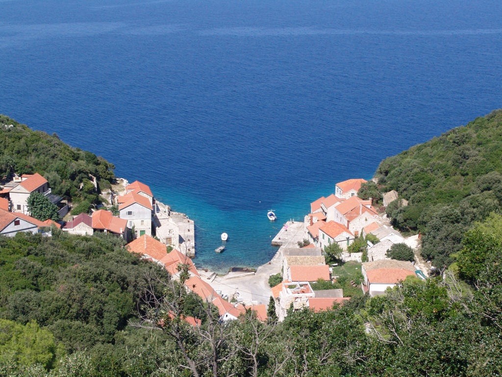 Lucica village Lastovo © Ian & Andrea Treleaven
