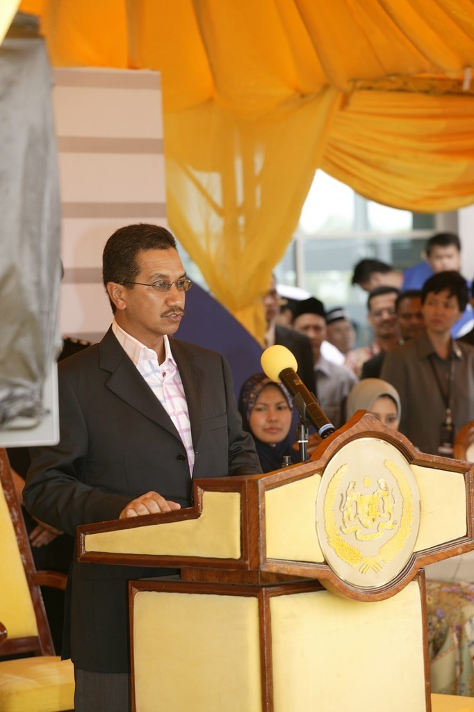 His Royal Highness, Yang Dipertuan Agong Tuanku Mizan Zainal Abidin, King of Malaysia, formally declares the Monsoon Cup 2007 ’open’.  © Guy Nowell http://www.guynowell.com