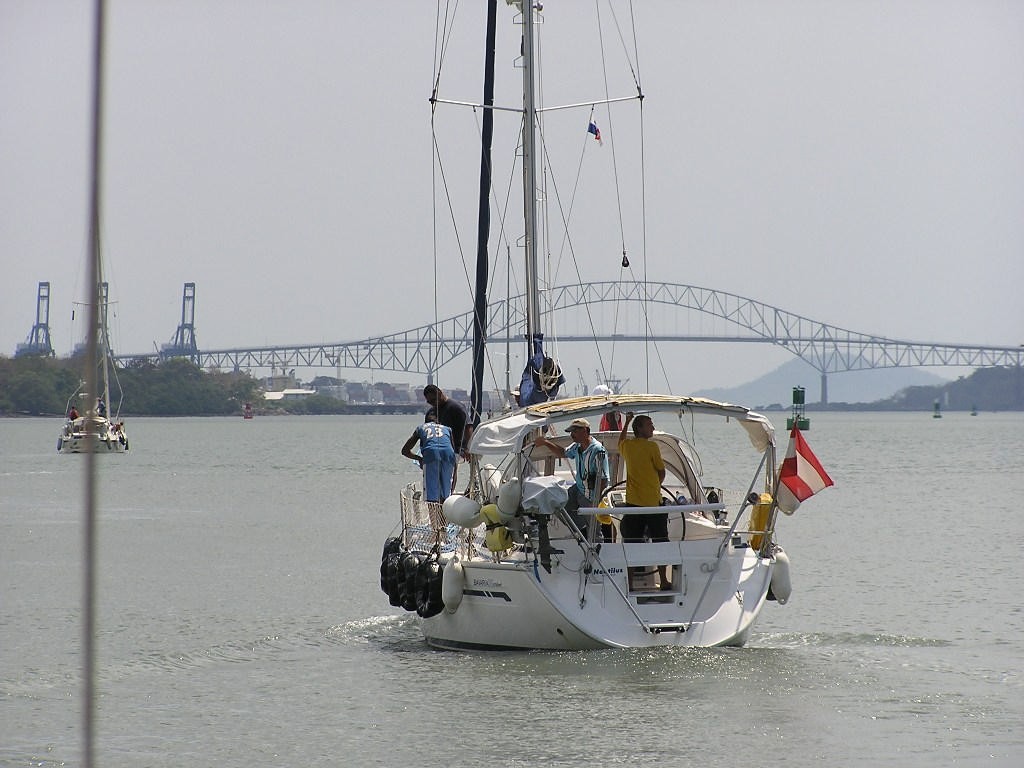 Nautilis enters the Pacific under the Bridge of the America’s © International Marine Brokers New Zealand www.internationalmarine.co.nz