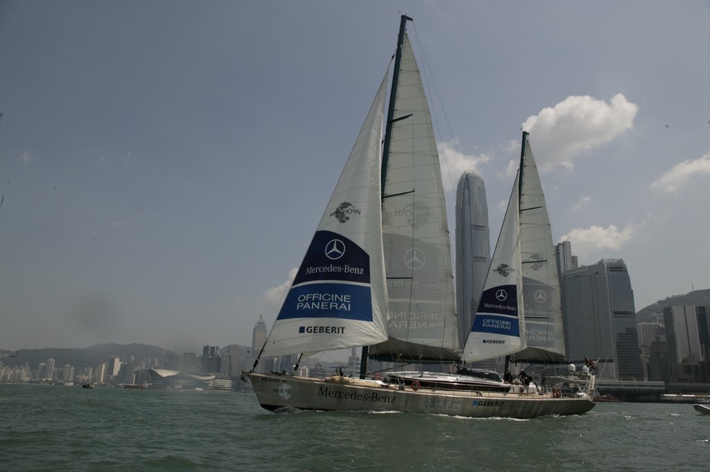 Pangaea in Hong Kong harbour © Guy Nowell http://www.guynowell.com