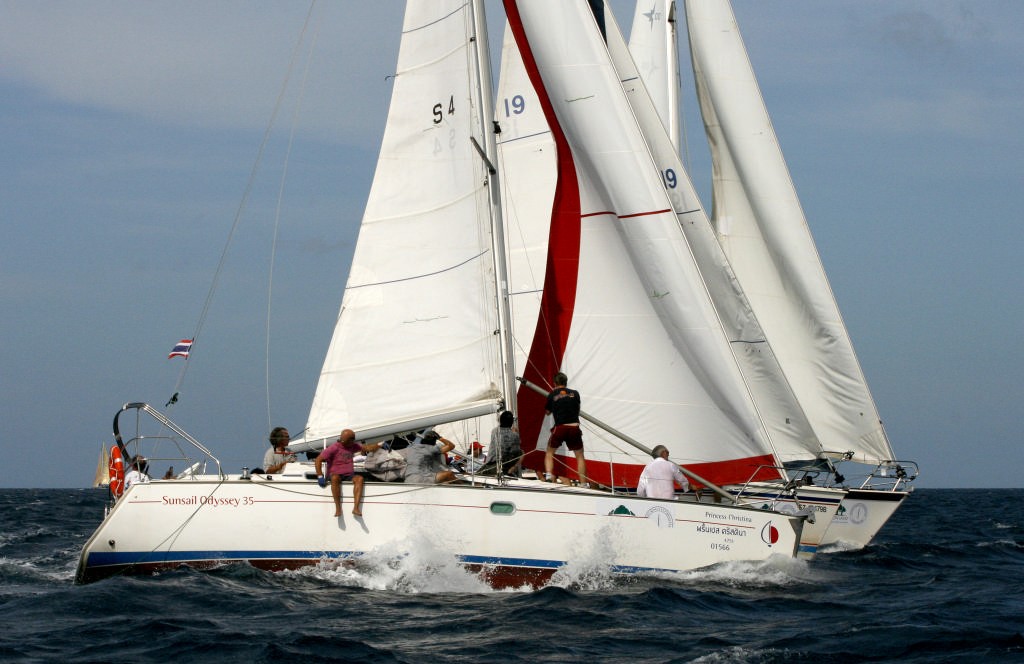 Close racing in the Sunsail division, Phuket King’s Cup 2007 © Guy Nowell http://www.guynowell.com