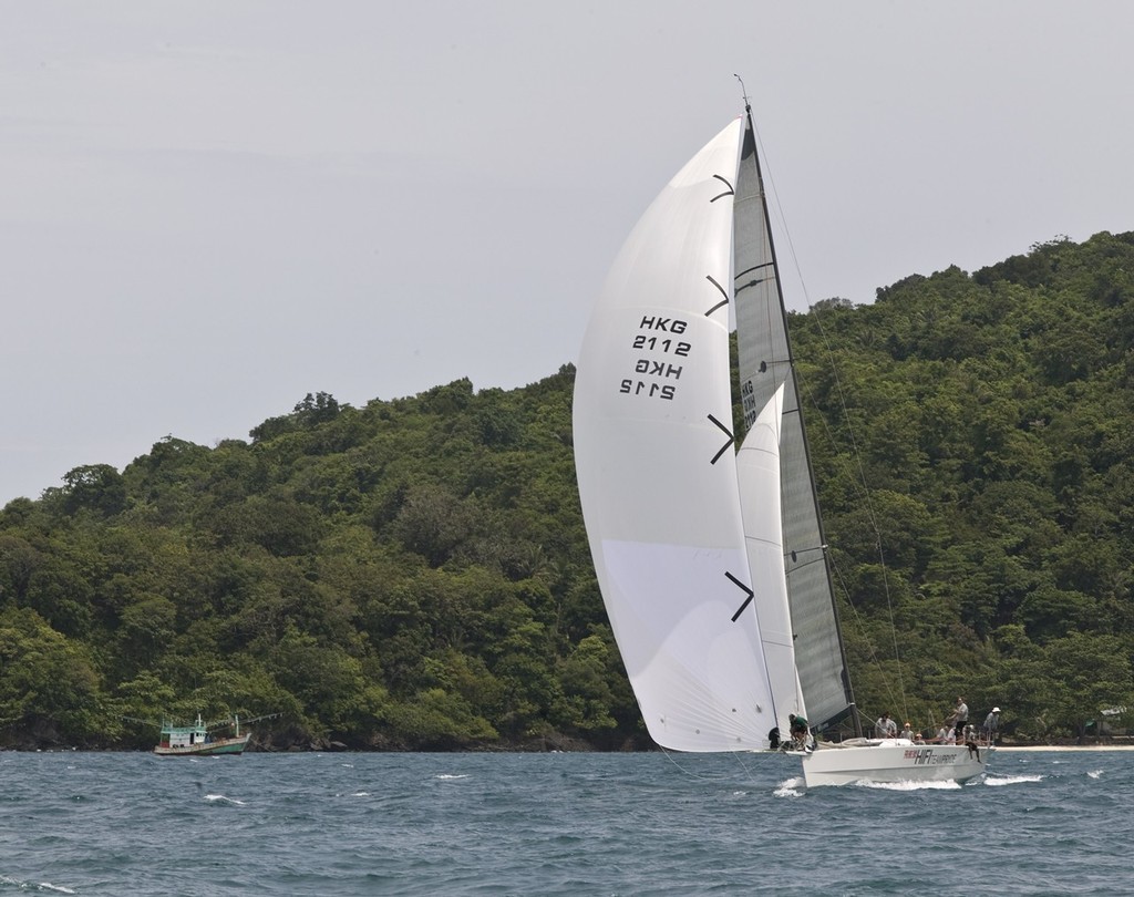 Six Senses Phuket Raceweek 2009. Hi Fi leads the way round Koh Aeo.  © Guy Nowell http://www.guynowell.com