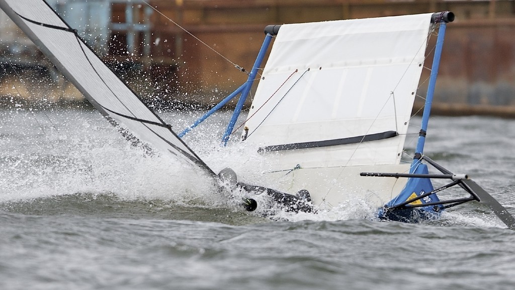 ENGLAND, London, Queen Mary Sailing Club, January 9th 2010, Bloody Mary Pursuit Race, International Moth 3366, Alex Adam, (Castle Cove SC). Boat preparation Pt 4 © Ian Roman http://www.ianroman.com