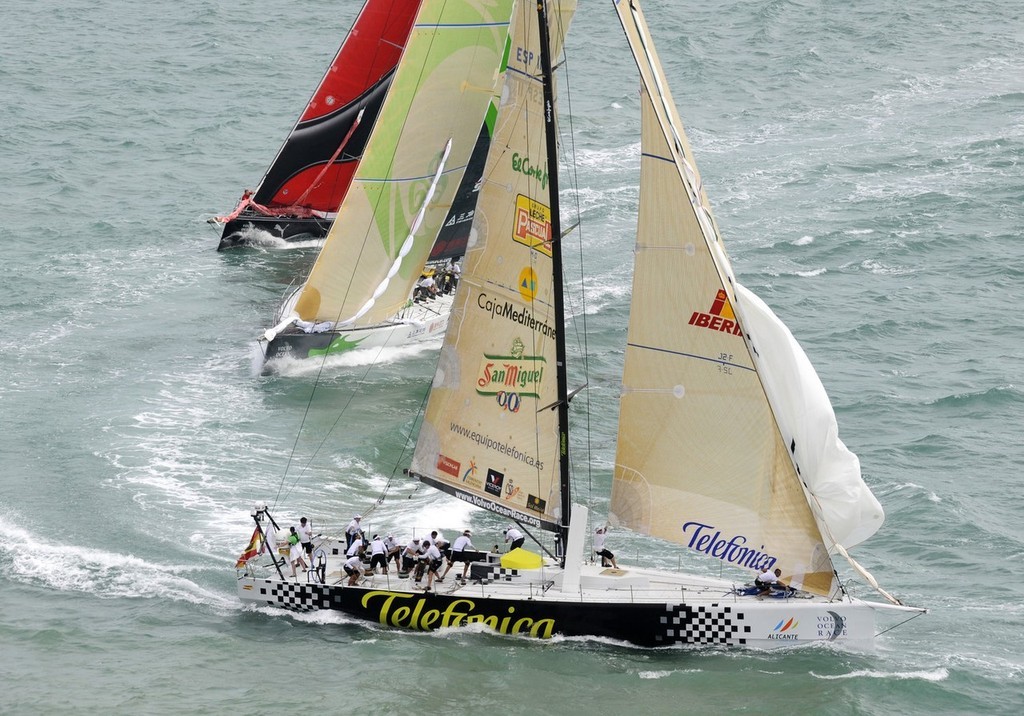 The fleet of Volvo Open 70’s battle around the short course during the Singapore In-Port Racing. <br />
 © Rick Tomlinson/Volvo Ocean Race http://www.volvooceanrace.com