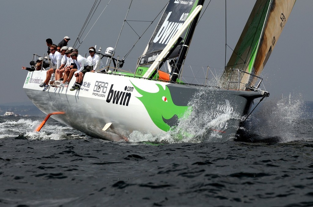 <br />
Green Dragon, skippered by Ian Walker (GBR) during the In-port Race in Galway Bay ©  David Kneale/Volvo Ocean Race http://www.volvooceanrace.com/